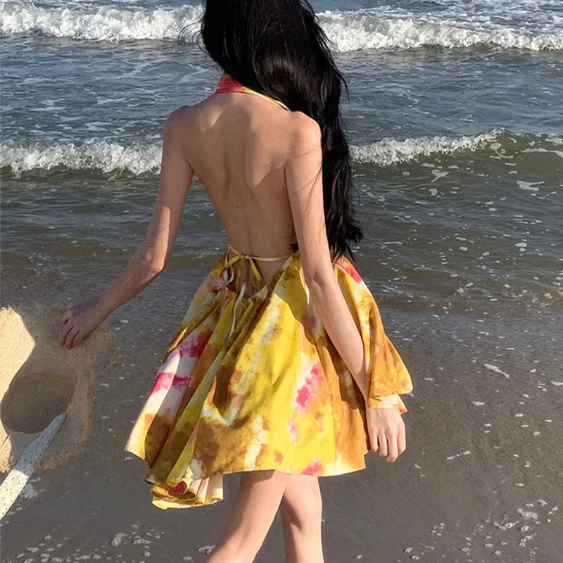 ชุดเดรสเปลือยหลังสุดเซ็กซี่สำหรับ2024ฤดูร้อนชุดเดรสแขนกุดคอวีลึกเสื้อชายหาดมัดย้อมสำหรับผู้หญิงเสื้อผ้าเที่ยวกลางคืน