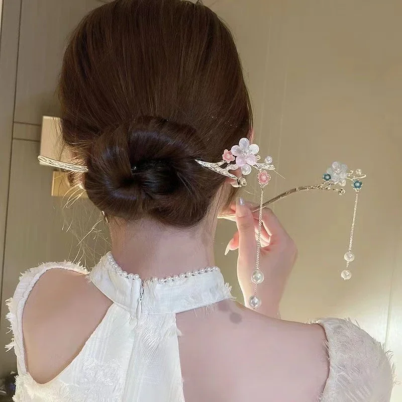 Ancient Style Temperament Magnolia Flower Tassel Hairpin New Chinese Style Coiled Hair Rocking Hairpin Qipao Hanfu Hairpin