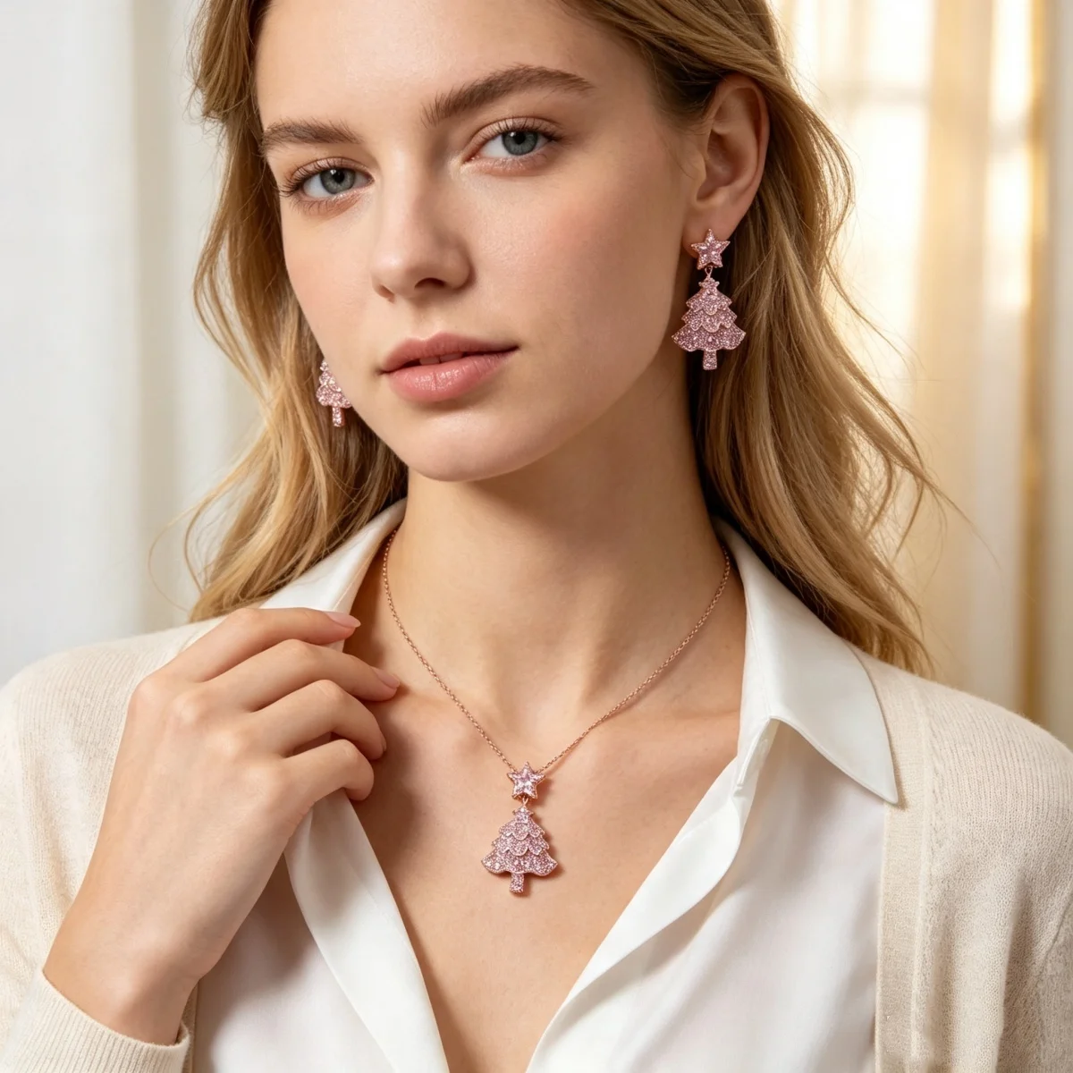 Glitzerndes, vollrosa Strass-Weihnachtsbaum-Halsketten- und Ohrring-Set für Damen, zartes, süßes Stern-Weihnachtsbaum-Schmuckset für Neujahr. – Detail 9