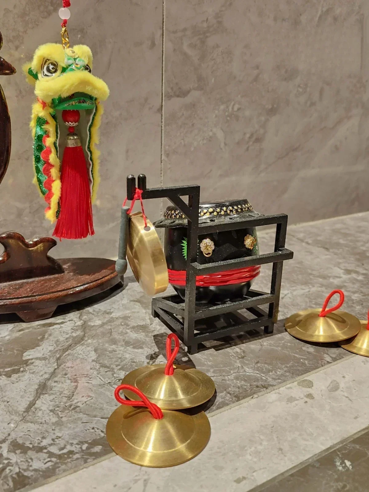 Mini Awakening Lion Gong Drum Cymbal Lion Dance Performance Micro Prop artesanía Cultural y creativa decoración pequeña Hot sale