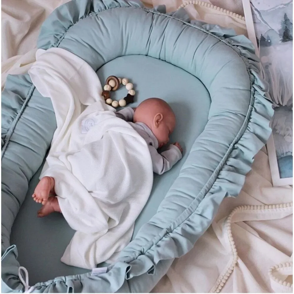 

Bordered Cotton Bag Shaped Bedding - Portable Newborn Bed with Ergonomic Baby Safe Co Sleeping Bed and Daycare Decoration