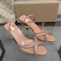 Lato 2024 eleganckie sandały damskie przezroczysta dekoracja w kształcie diamentu Slingback modne szpiczaste przezroczyste pcv kobiece buty na wysokim obcasie