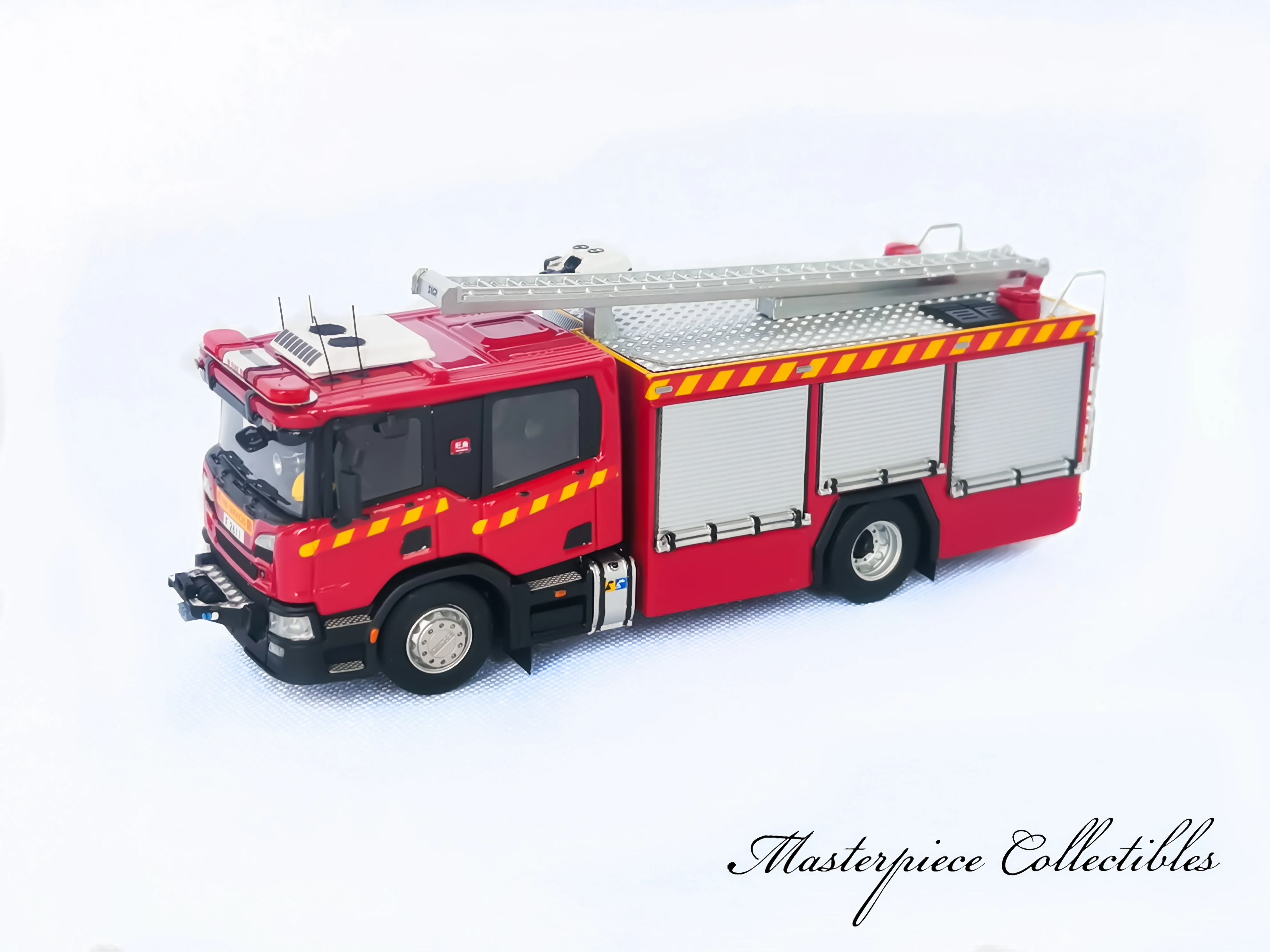 Masterpiece Collectibles 1/76 Fire ladder truck  resin car Collection of die-cast alloy car model ornaments