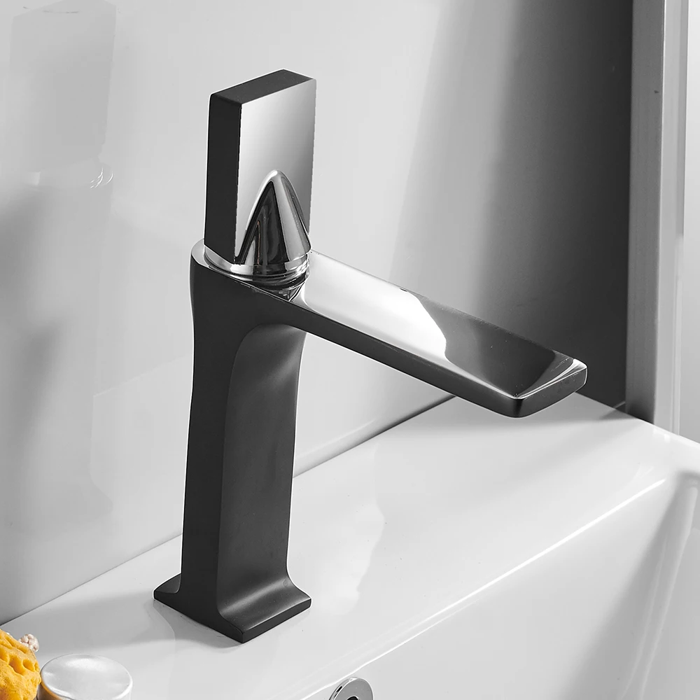 

Bathroom Faucet Chrome Single Handle Hot Cold Switch Water Mixer Taps Wash Basin Bathroom Deck Mounted Basin Faucet 855002