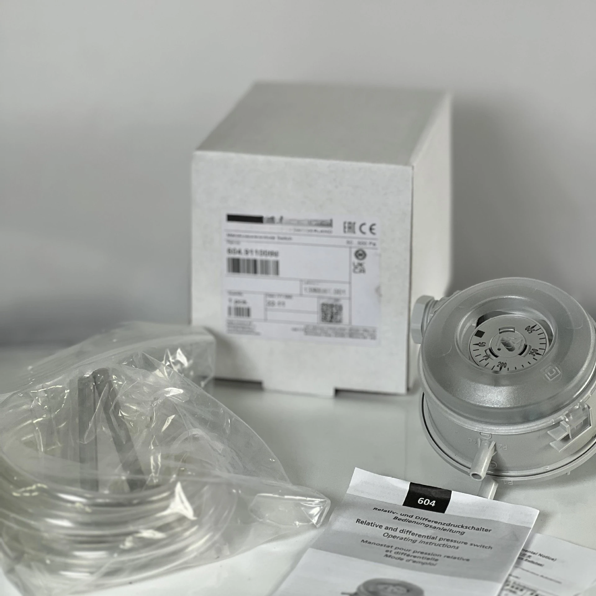 HUBA FUBA 604 Differential Pressure Switch 604.9110000 9210000 90100 Filter Air Differential Pressure Switch