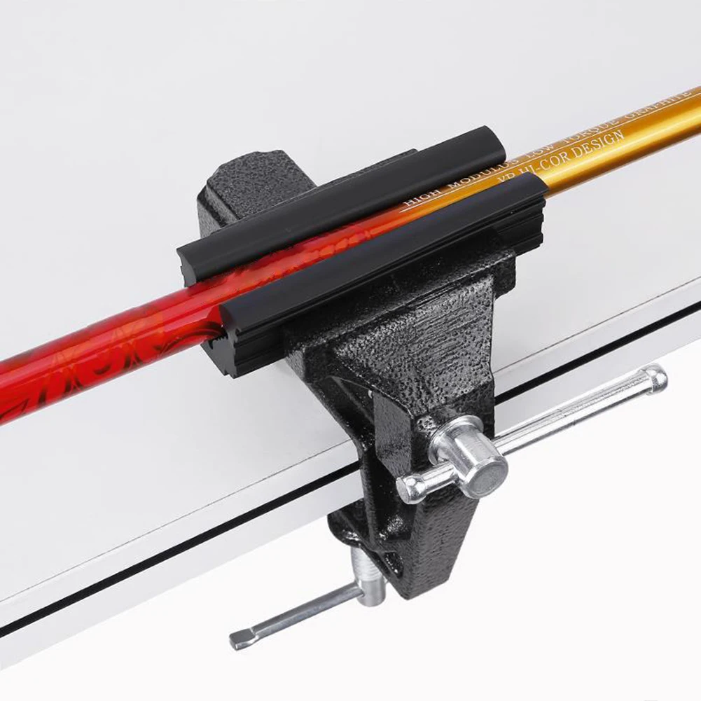 Golf Shaft Clamp Protective Golf Club Grip Replacement Tool Portable Golf Club Clip for Wedges Irons Putters Shaft Repair