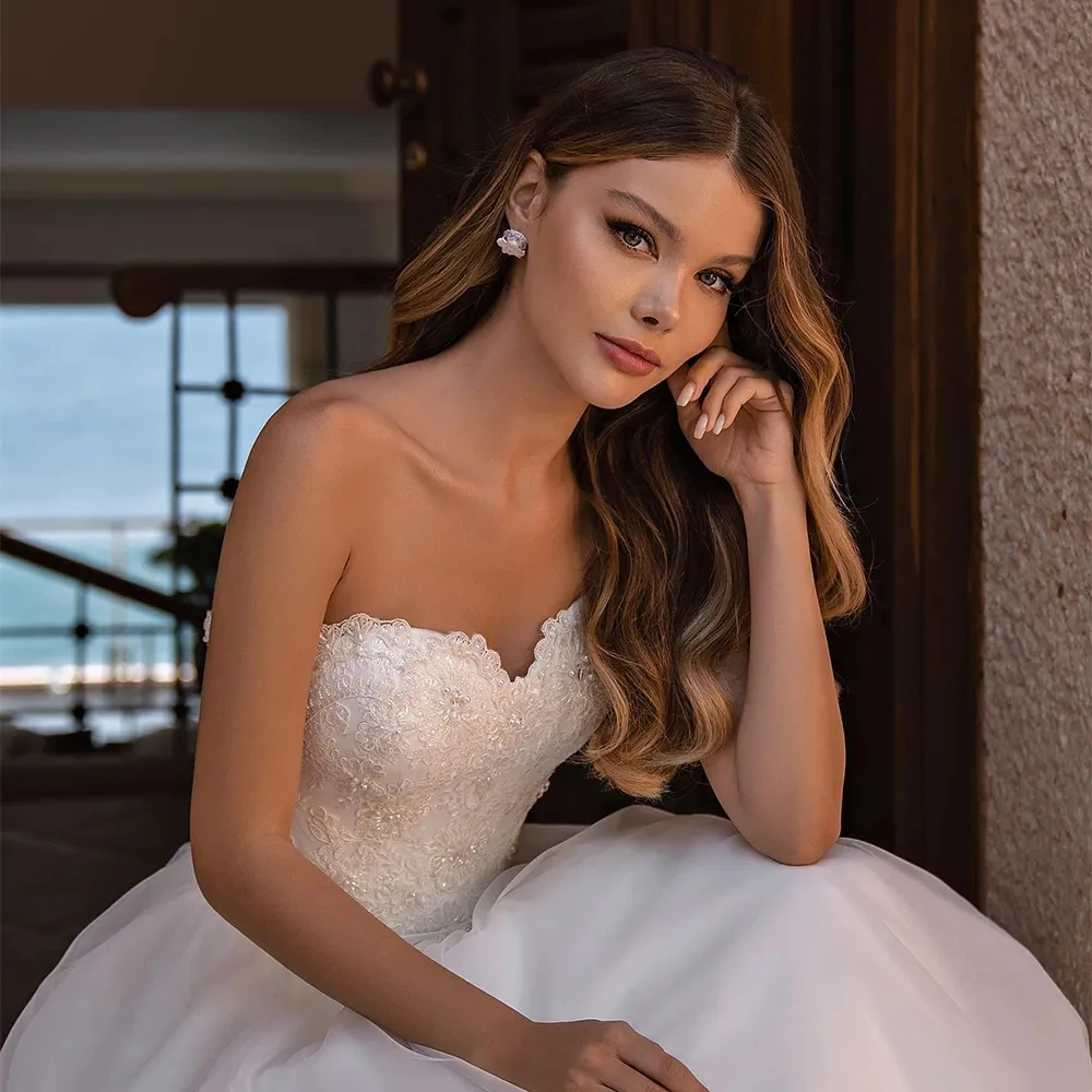 Abito da sposa a maniche lunghe con collo alto modesto abito classico con applicazioni per la sposa grazioso abito da sposa lungo a-line Robe De Mariée