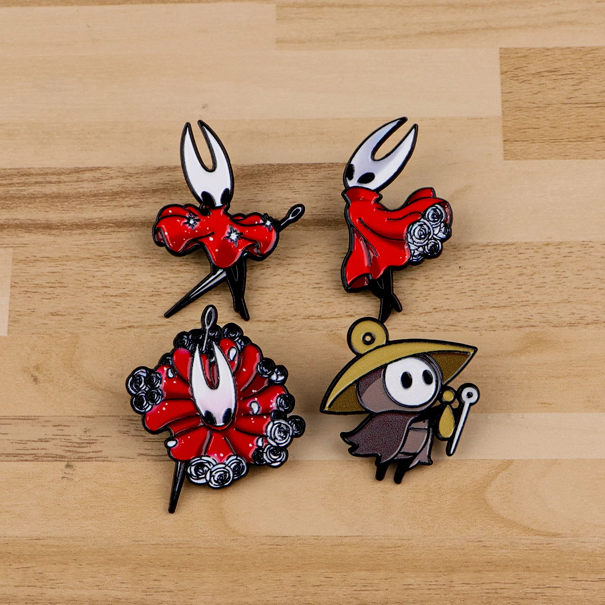 

4 шт./компл., эмалированная булавка с изображением игровой фигурки, мультяшные значки на рюкзаке, женские броши, шляпа, булавки для лацканов, аксессуары для косплея, игрушки, подарки