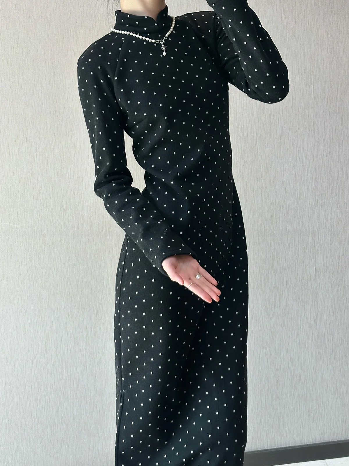 

Slimming Long Sleeve Polka Dot Qipao Dress Thick Warm Retro Anti Wrinkle Autumn Winter Durable Daily Wear Chinese Style Dress