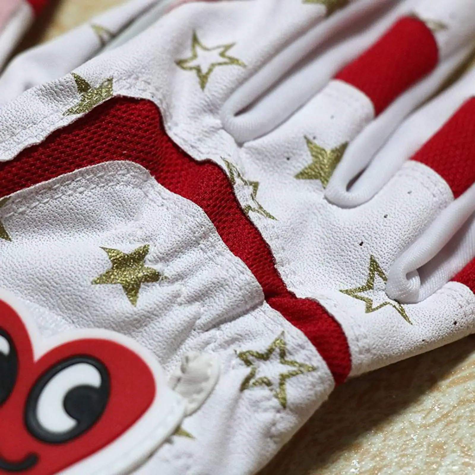 

2Pcs Cute Kids Golf Gloves Premium Sizes Non- Professional Child Breathable for Autumn Gift Christmas Junior Boys