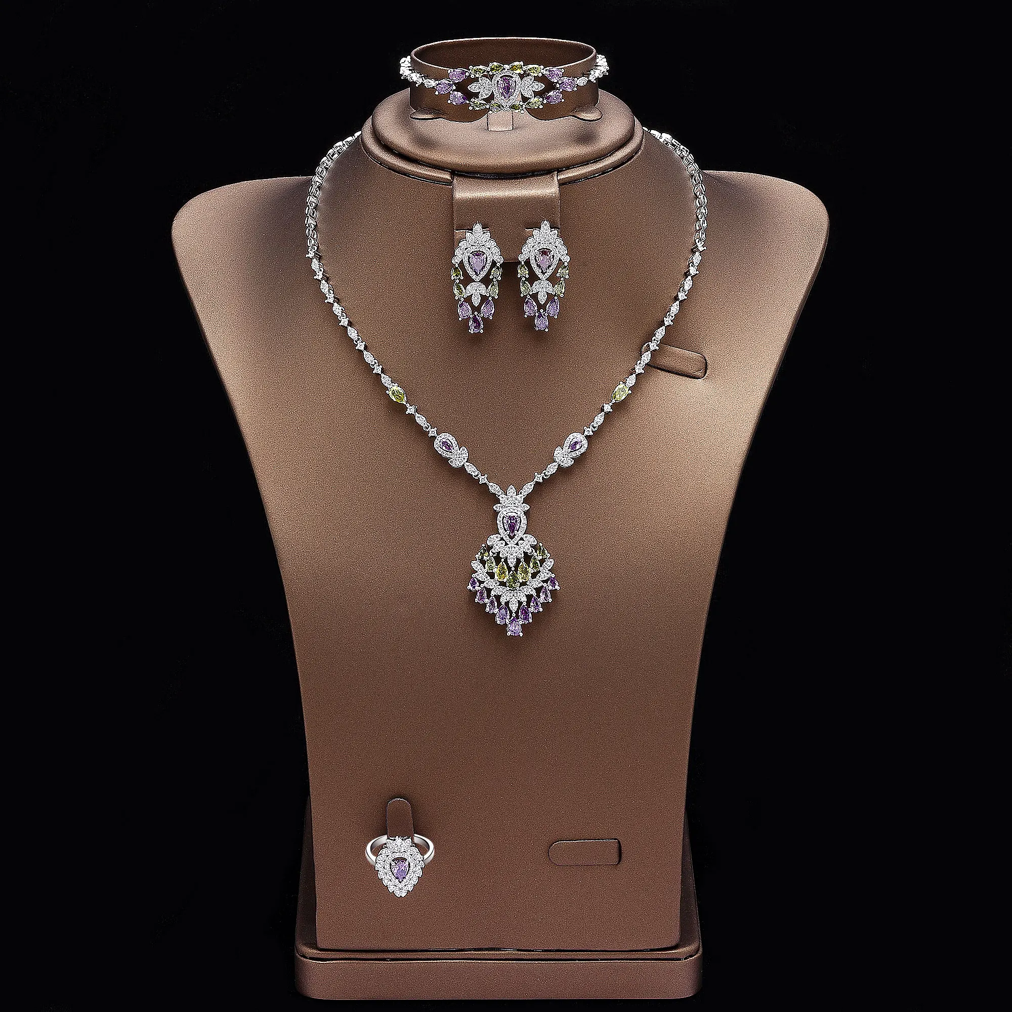 

2025 New Exquisite Pendant Dubai Wedding Jewelry Set Bridal Wedding Party 4 Piece Accessories Set