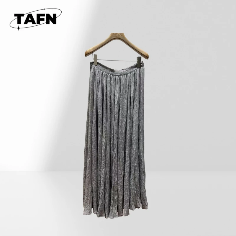 

Chic Casual Mini Skirt for Women with High Waist Aesthetic Design Casual High Waist Mini Style Outfit AH1213