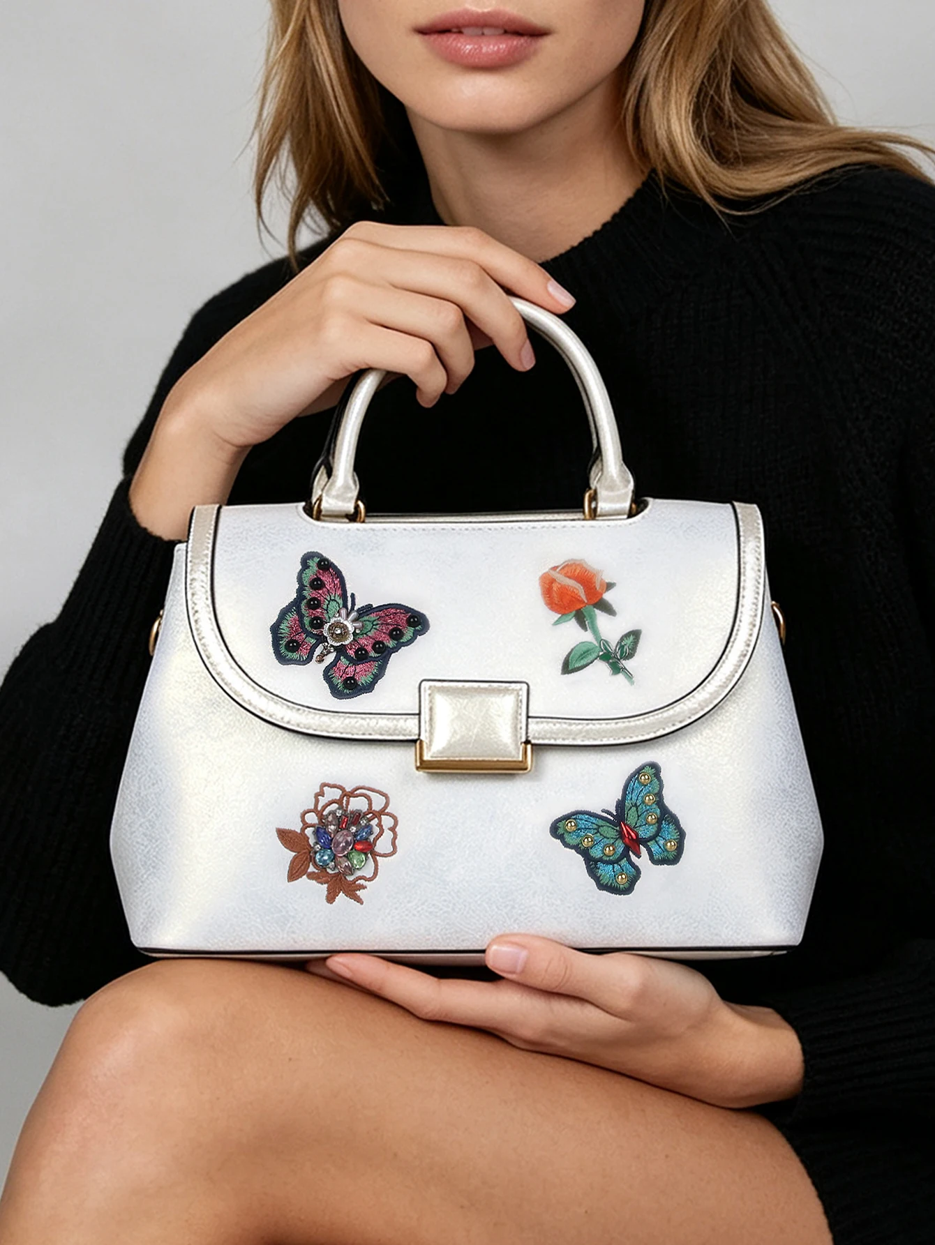 New fashion niche design commuter large-capacity ladies handbag exquisite butterfly flower embroidery thread shaping package ele
