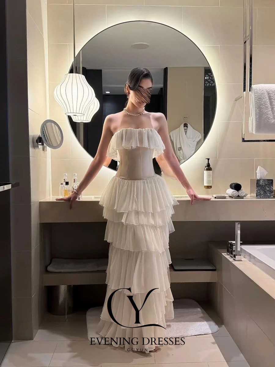 CUYUN Abiti da sera da donna Abiti da cerimonia senza spalline con volant a strati Abiti da festa Abiti da gala eleganti lunghi fino al pavimento personalizzati 2025