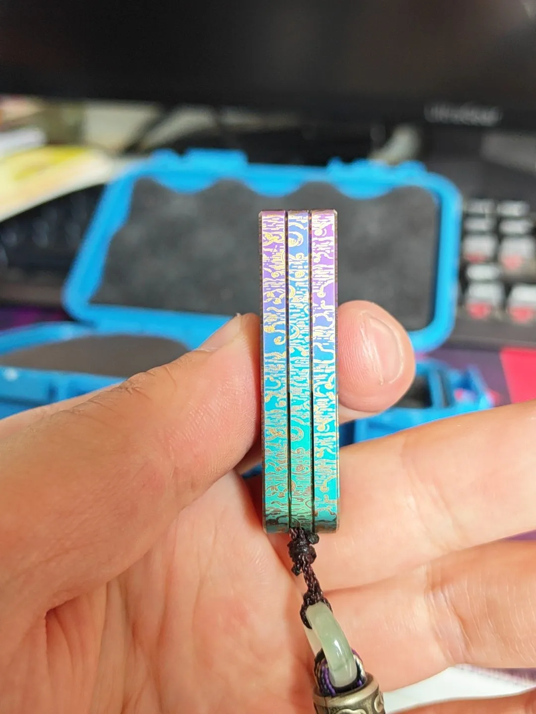 Used EDC MOT Xiaoyao fan titanium color auspicious cloud pattern push brand EDC decompression toy