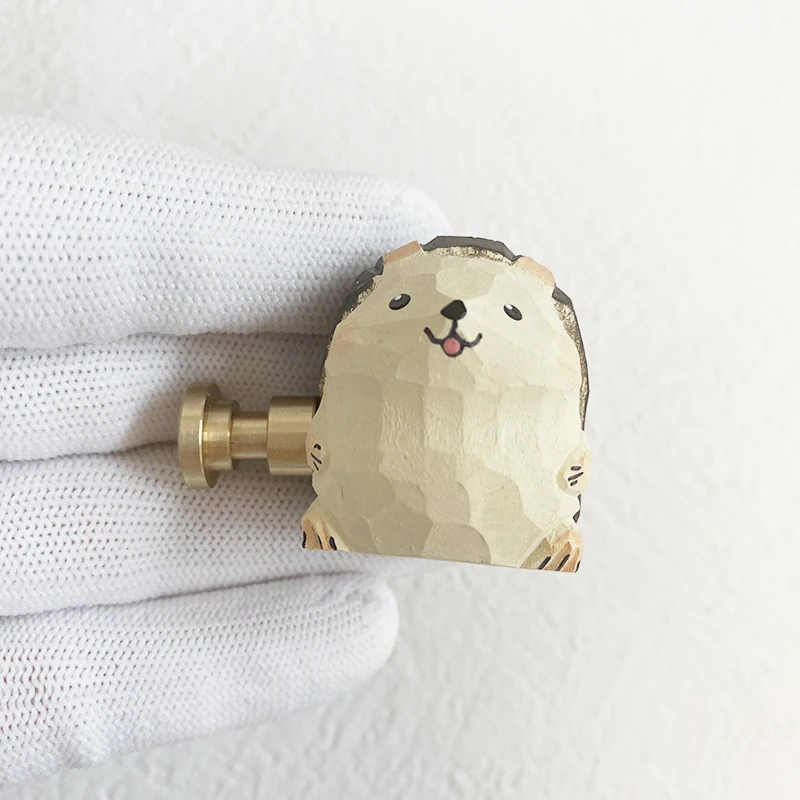 Hedgehog Shaped Wood Drawer Knob, Hand-Carved & Painting Furniture Pull Handle for Kitchen Cupboard Closet Door, Decorative Home