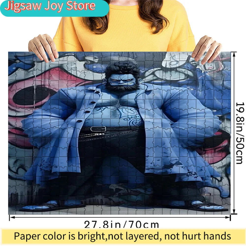 

Премиум-пазл из бумаги с изображением персонажа из One Piece Джинбе в ярко-синем открытом пальто и с татуировками, большой размер 27,8x19,8 дюймов, для самостоятельной сборки.