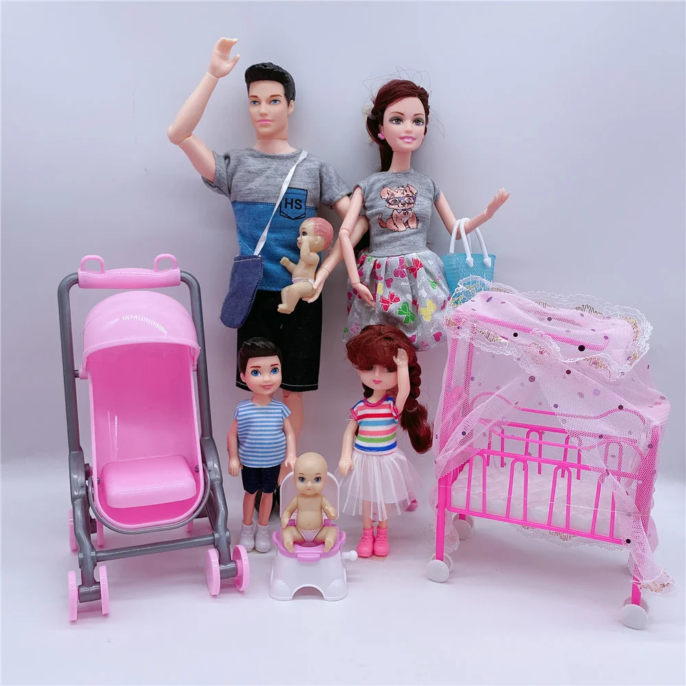 

Family Dolls Playset 5 Person 30cm Pregnant Doll Mom Dad Baby Doll Sofa Furniture Accessories Role Play Toys Girls Gifts