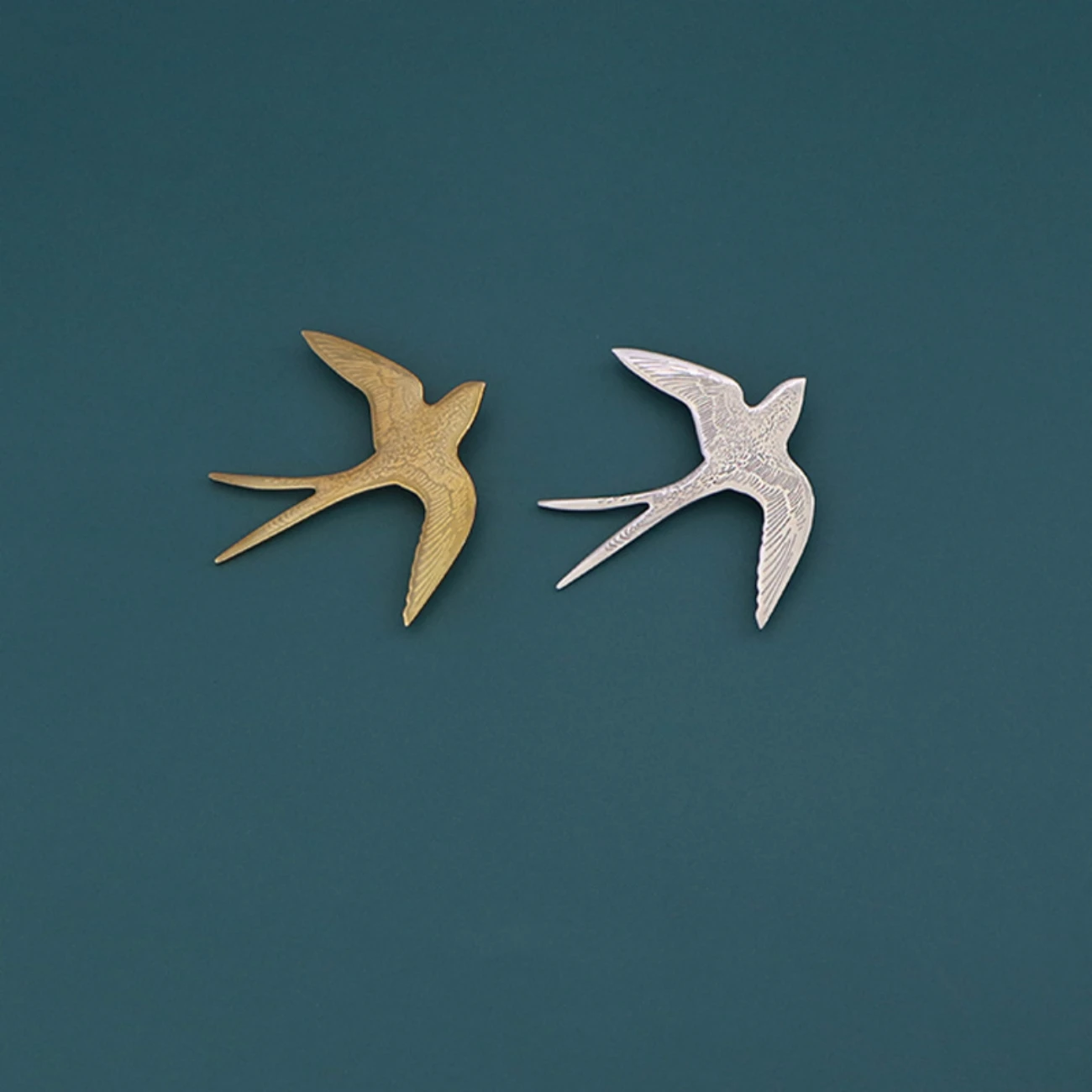 Swallow shaped brooch high-end dress can be used to attend banquets and weddings