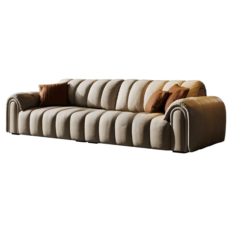 

Итальянский минималистский дизайн гостиной на троих, комбинация клавиш фортепиано, кожаный диван