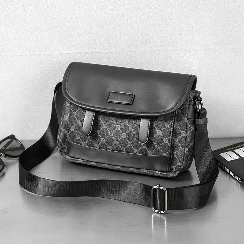 Stylish Plaid Men's Messenger Bag Crossbody Shoulder Bag for Commuting and Cycling