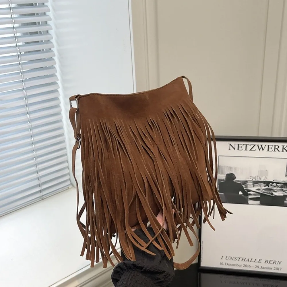 Retro Tassel Saddle Bag Large Capacity Vintage Style Boho Style Shoulder Bag Underarm Pouch Fringe Design Messenger Bag image 2