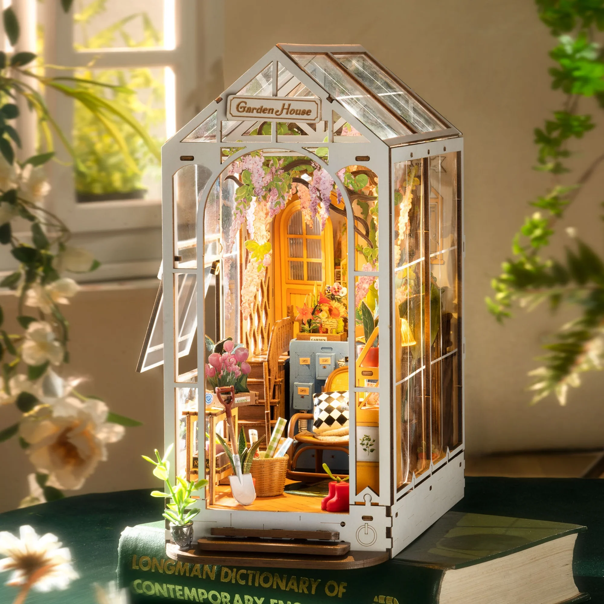 

Набор для сборки книжной полки Rolife DIY Book Nook: 3D-пазл «Садовый домик» для декора книжной полки, подарок для любителей книг (для взрослых)