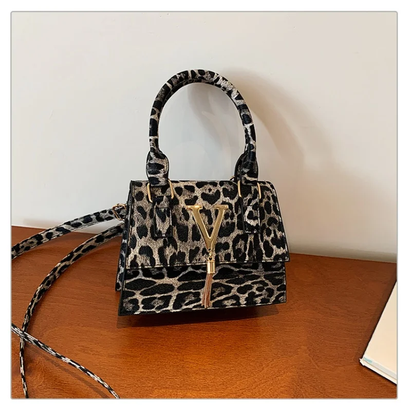

High-end handbag, 2025 new style fashionable print women's bag, middle-aged mother's bag, grand crossbody bag