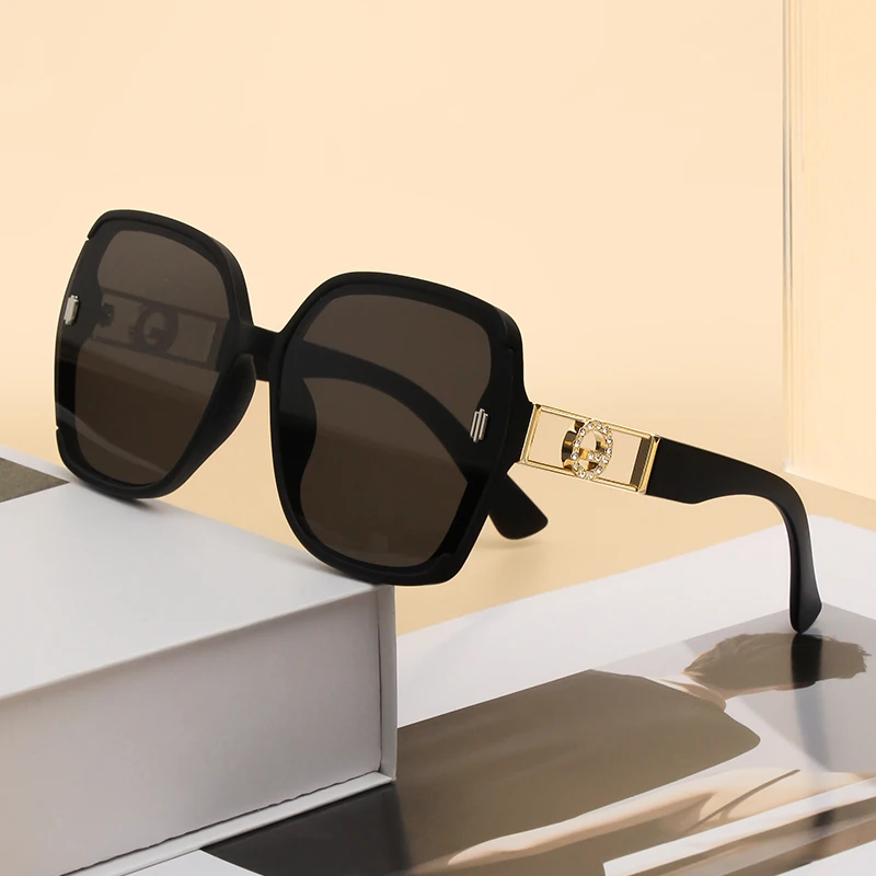 

Oversized Fashion Sunglasses Large Frame Gradient Lens Sun Glasses Ombre Modern Tinted Simple Style Women UV400 Travel Eyewear