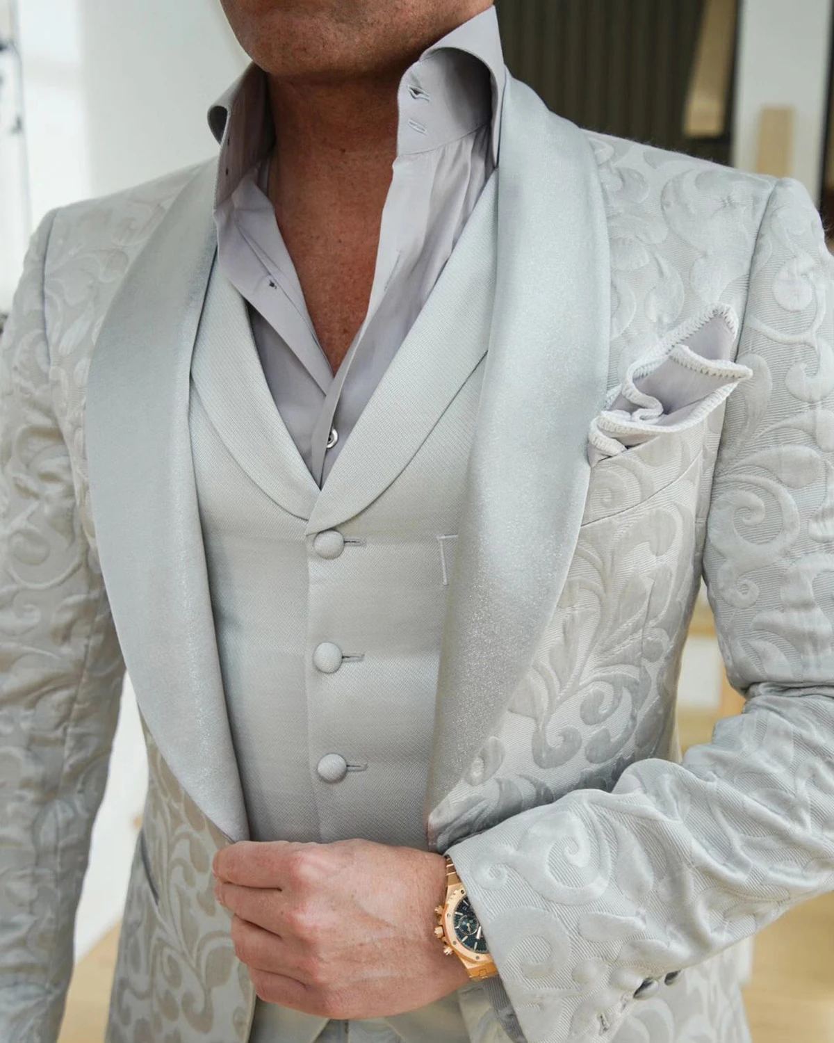 Elegant Wedding Suits For Men Shawl Lapel Groom Wear Slim Fit Prinstriped Tuxedos Evening Party Only Jacket Custom Made