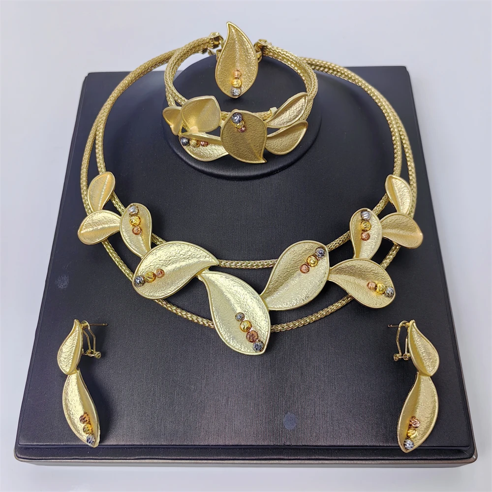 

Dubai 18K Gold Plated Jewelry Set For Women Luxury Design Necklace Earrings Bracelet And Ring Wedding Party Accessories