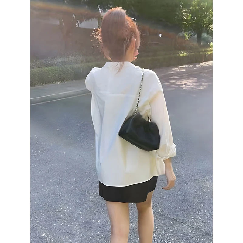 Conjunto Feminino Plus Size de Duas Peças: Camisa Branca Solta e Saia Curta - Nova Coleção Outono Casual Elegante