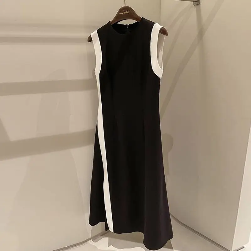 

Contrasting color patchwork vest dress for women's summer new collection waist design with a split sleeveless long skirt