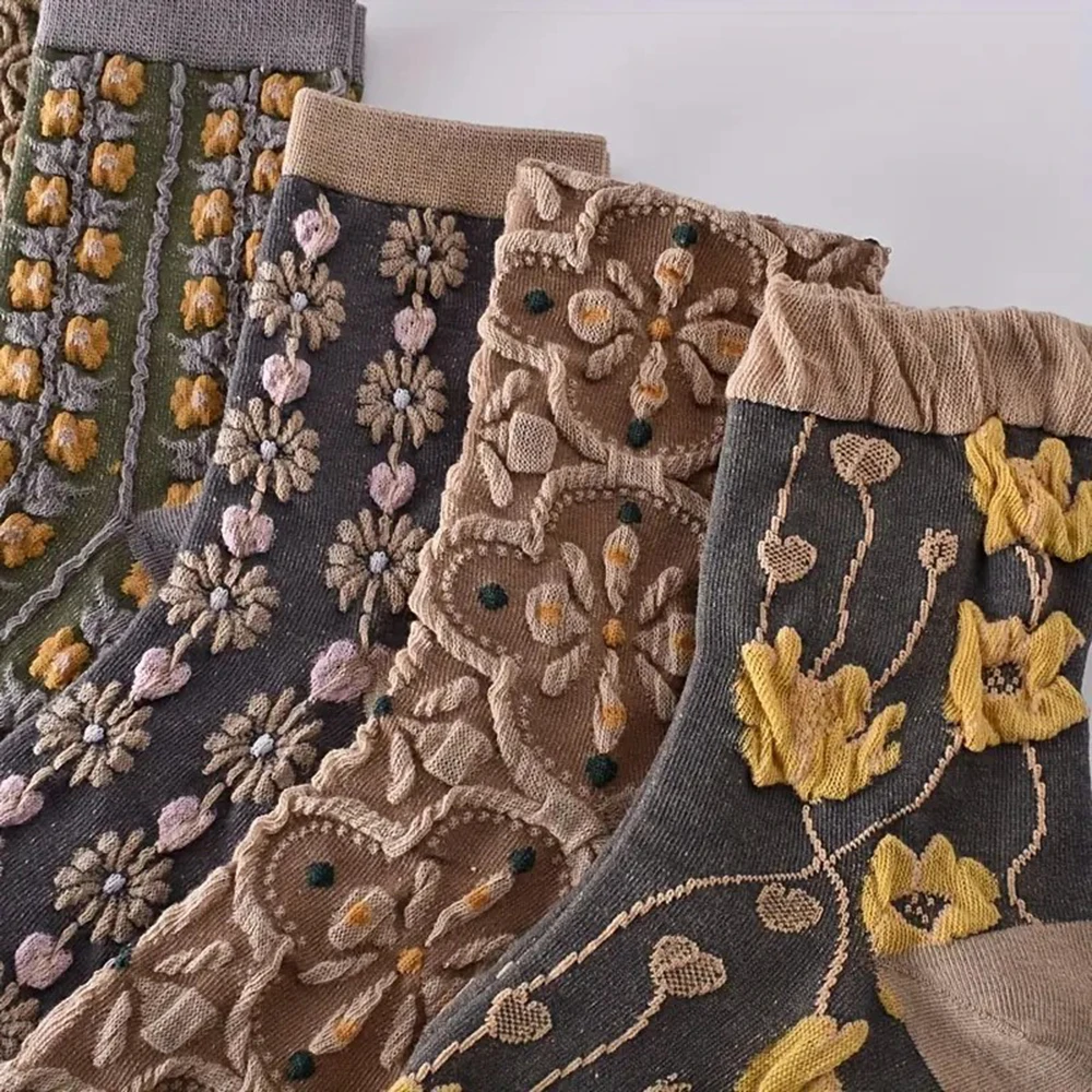 5 Pasang Kaus Kaki Wanita Pola Bunga 3D Musim Semi Musim Gugur Kaus Kaki Kasual Semua Musim Nyaman Lembut Gaya Retro Modis