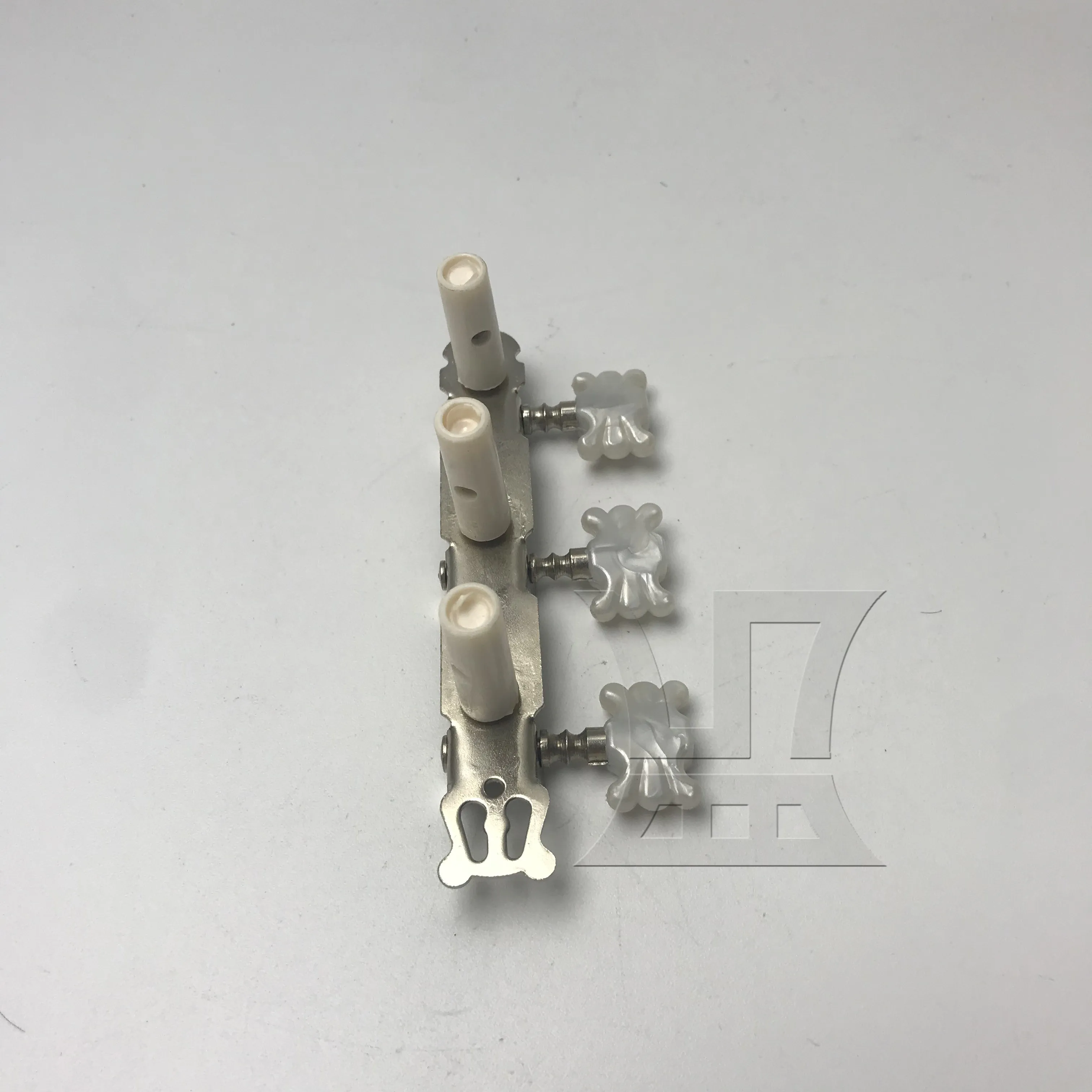 

Yibuy, 6 шт., металлические колки для классической гитары, 3 струны, 3R3L, хромированные, для замены поврежденных старых струн