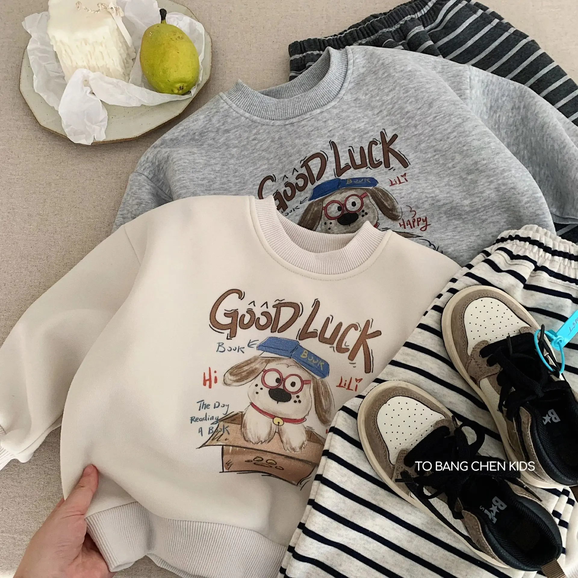 

Комплекты детской одежды для мальчиков, зима 2025 года, толстый теплый свитшот с мультяшным принтом для маленьких мальчиков + полосатые повседневные штаны для подростков, От 3 до 8 лет