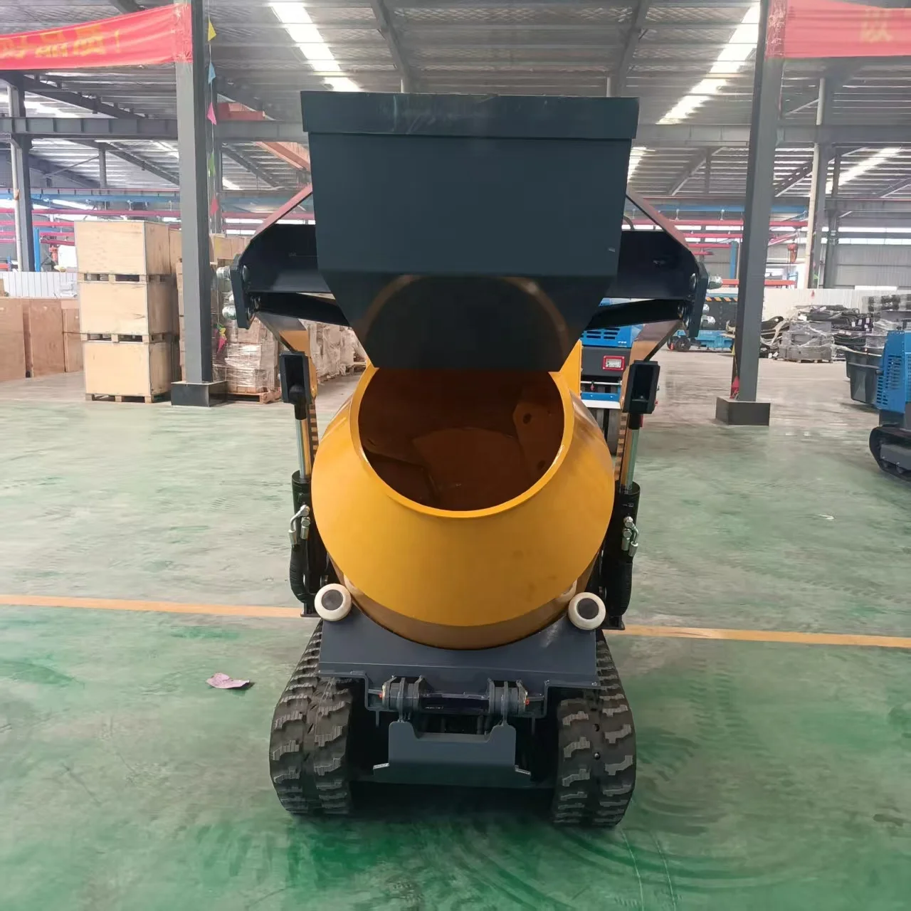 150L 250L 300L Concrete Mixer Loader with Self Loading Track Dump Concrete Mixer Truck