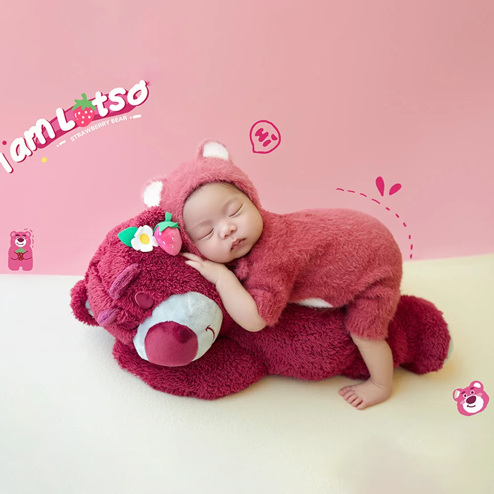 Cute Strawberry Bear Baby Photography Costume Knitted Soft Jumpsuit Hat Crochet Baby Clothes Bear Doll Shooting Decorative Props