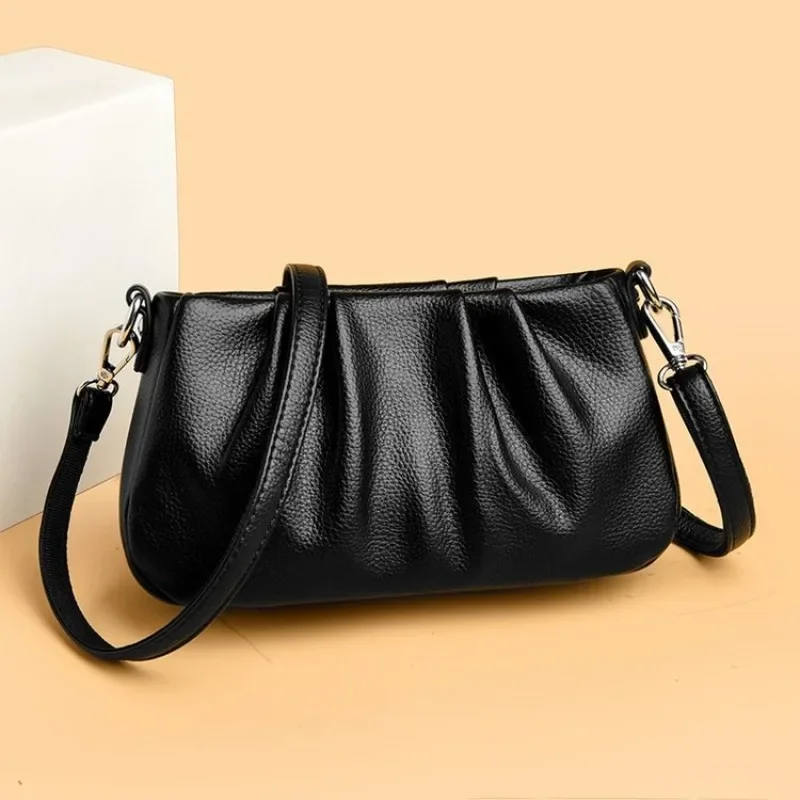 

Elegant Simple Leather Messenger Purse With Minimalist Unique Design For Women Casual Outfits
