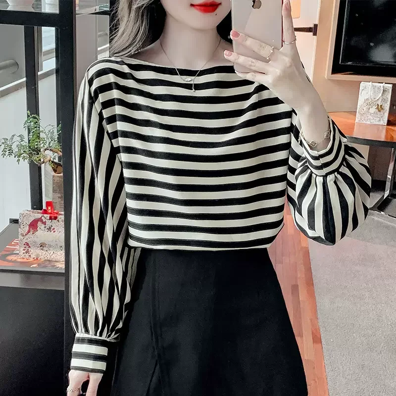 Striped Blouses Women Temper Loose Casual Tops Sunproof Summer Age-reducing Slash Neck Stylish All-match Simple Aesthetic Daily