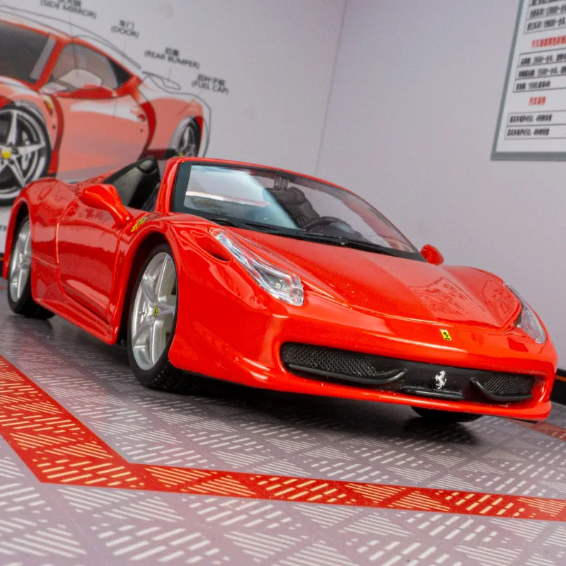 

Модель трансформируемого суперкара Bburago 1:24 Ferrari 458 Spider с богатыми деталями, тонкая работа и хорошее качество.