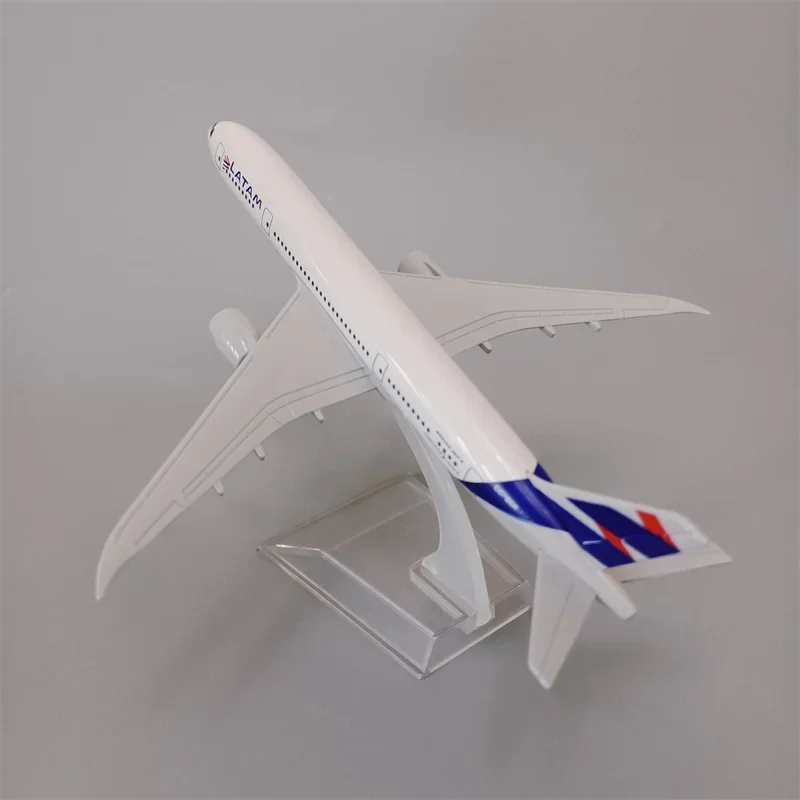 16cm Alloy Metal Chile LAN Air LATAM B787 Airlines Airplane Model LATAM Boeing 787 Airways Plane Model Diecast Aircraft Gifts