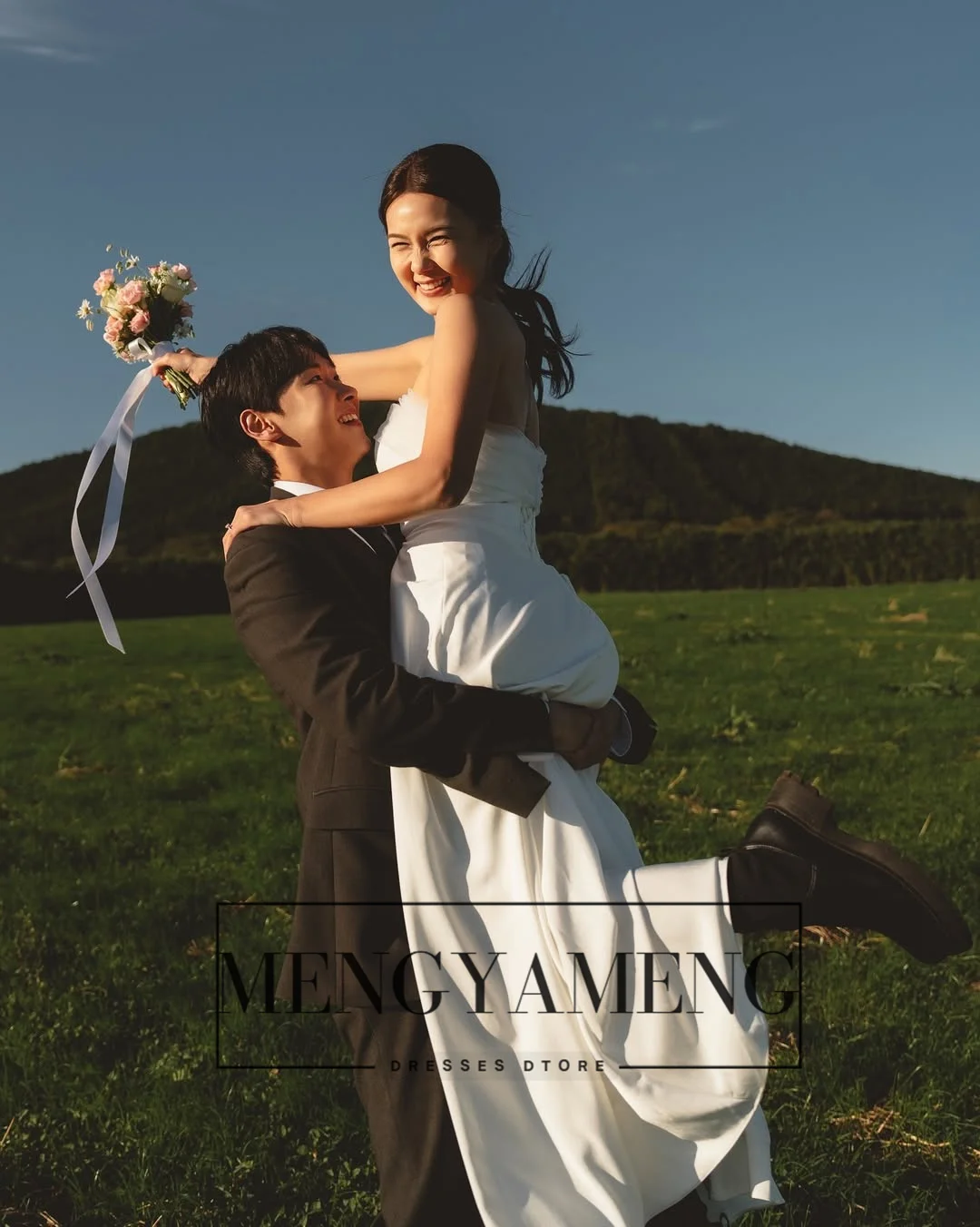 ZHUISHU 우아한 스트랩리스 한국 웨딩 드레스 A라인 심플한 플로어 길이 신부 파티 가운 맞춤형 사진 촬영 드레스 2025