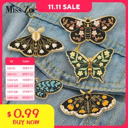 Alfileres de esmalte duro de polilla Butterflys, broches de vid de lirio del valle personalizados, insignia de solapa, insecto negro, planta, joyería, regalo para amigos