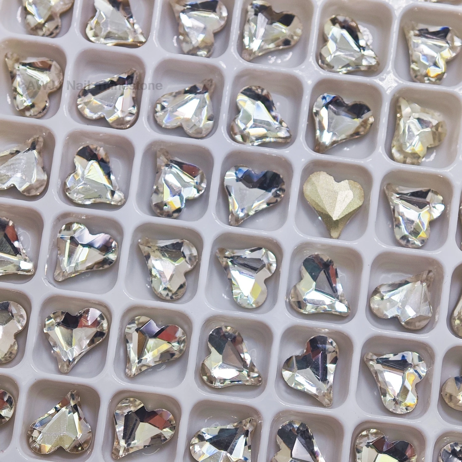 6 * 7 mm herzförmige, spitze Unterseite, aufklebbare Strasssteine, Dekoration, funkelnd, hochwertig, für Nägel, Kleidung und Heimwerkerarbeiten