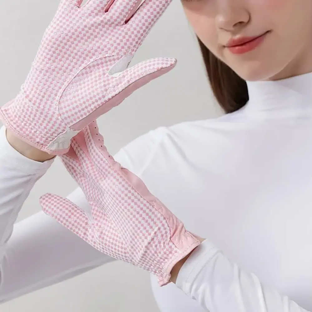 

A Pair Anti-slip Golf Gloves Enhanced Grip Wear-resisting Ladies Golf Gloves Comfortable Breathable Women’s Golf Glove