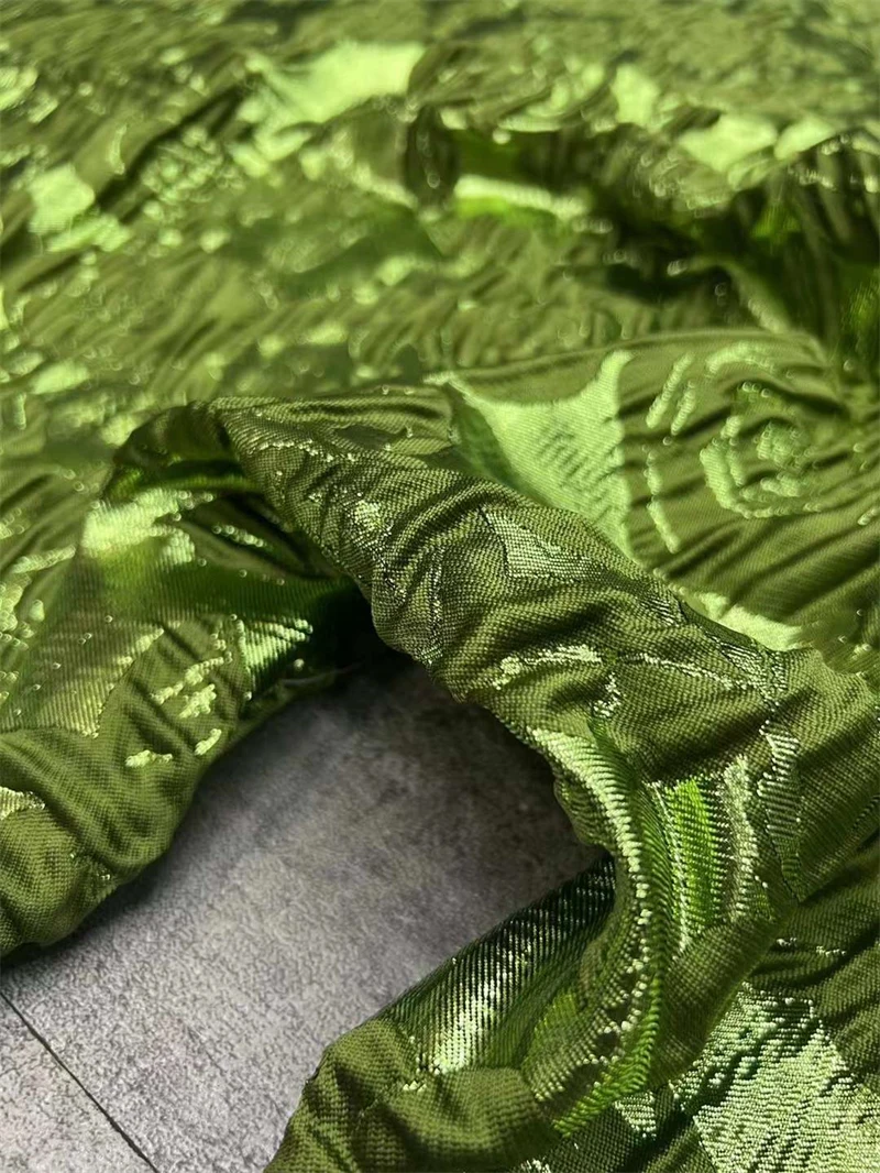 V Family\'s Autumn Popular Texture Rose Green Jacquard Silk Fabric High End Skirt Coat Clothing Designer Materials Pleated Fabric