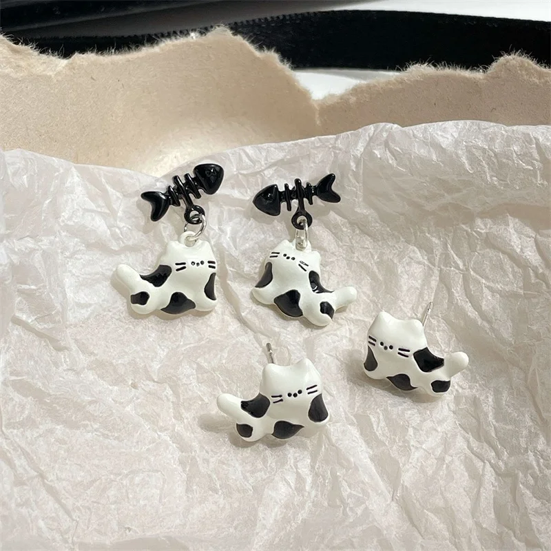 Funny Simple Black White Cat Fish Bone Stud Earrings For Women Sweet Pumpkin Lantern Pendant Earrings Aesthetics Party Jewelry