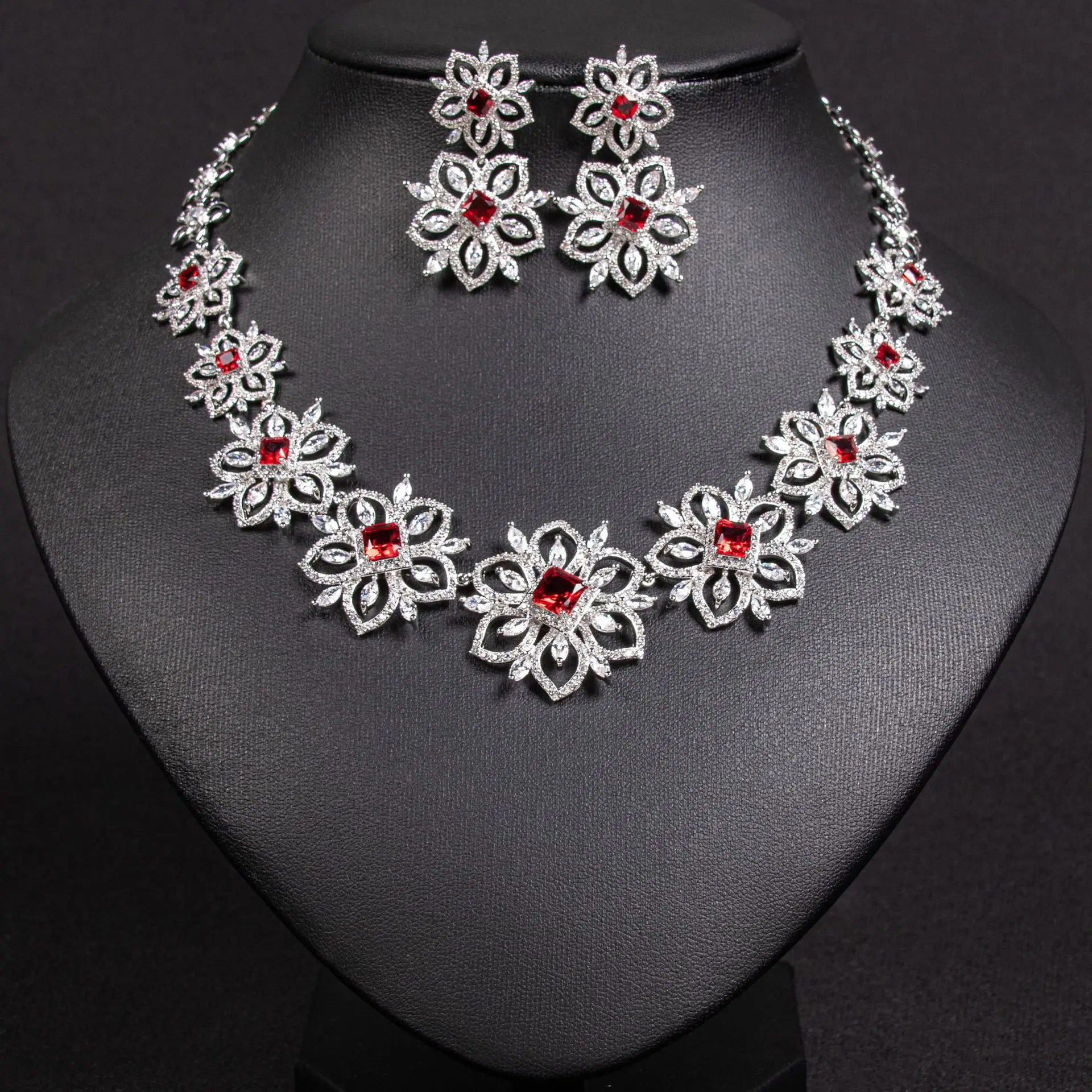 2 Pcs Premium Light Luxury Maple Multicolor Flower Necklace Earrings Pretty Jewellery Set Gift Banquet Prom Party Dress M-540