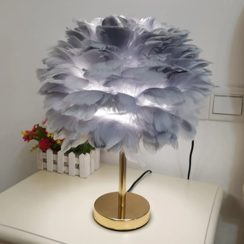 Feather Desk Lamp Creative Bedroom Desk Lamp Bedside Lamp Light Luxury Home Decoration Romantic and Warm Gift